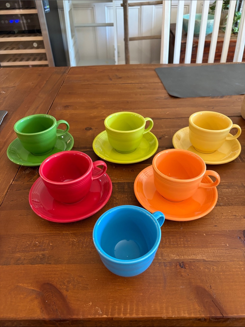 Set of 6 EUC Fiestaware Teacups & Saucers